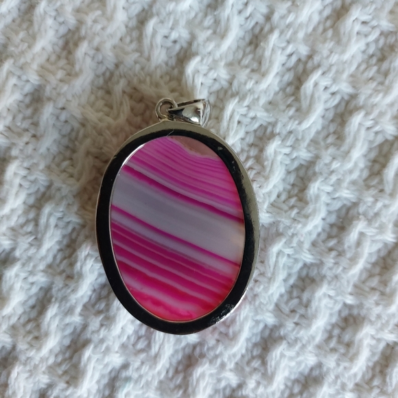 🌸 Vintage Oval Agate Pendant Necklace – Pink & White Silver Jewelry - Picture 2 of 2